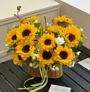 giỏ hoa màu vàng