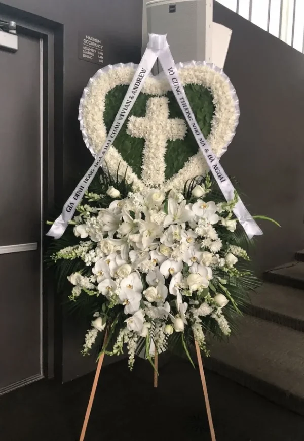 Đặt vòng hoa đám tang công giáo