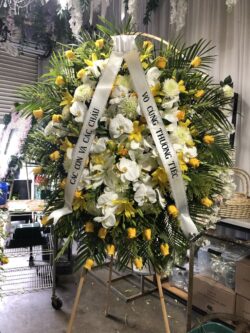 Đặt vòng hoa phúng điếu tại tphcm - 7F Garden