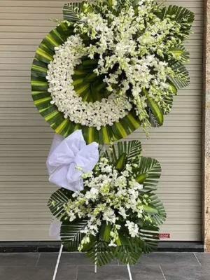 Vòng hoa thành kính phân ưu sang trọng ý nghĩa cho người mất