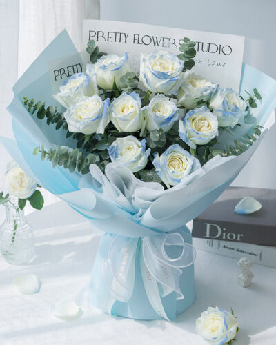 13 1 1 bó hoa hồng trắng