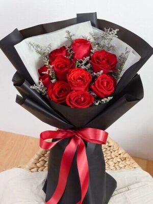 bó hoa hồng đỏ giấy đen