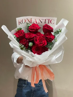 30+ Những mẫu bó hoa hồng đỏ giấy trắng đẹp tặng bạn gái, người yêu
