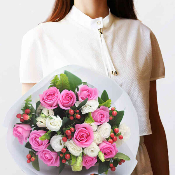 Bó hoa hồng và cẩm chướng trắng sinh nhật