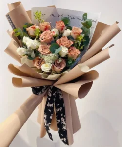Bó hoa hồng Cappuccino mix hướng dương