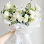 bó hoa hồng tone trắng