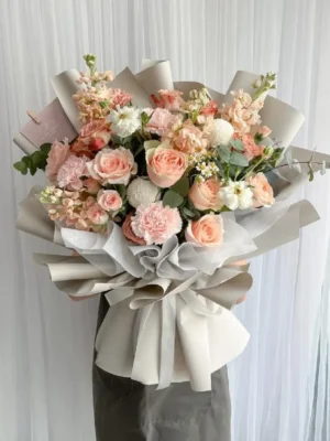 Bó hoa hồng trắng và hồng