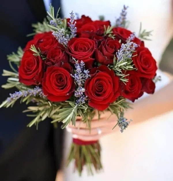 Mẫu hoa hồng đỏ cầm tay - shop hoa cưới 7f garden