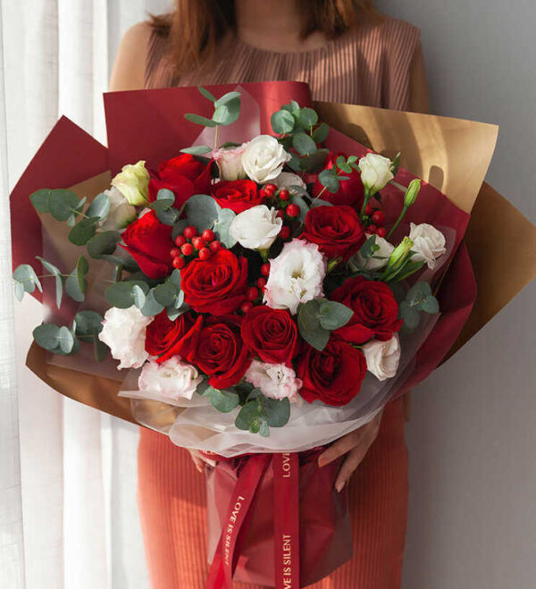 bó hoa hồng và dạ yến thảo