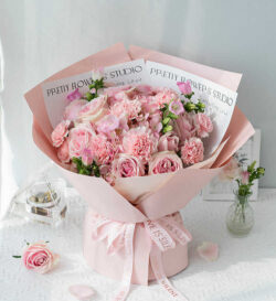 Bó hoa tone hồng mix hoa hồng và cẩm chướng - Ảnh 4