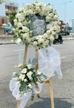 20+ mẫu vòng hoa sen đám tang sang trọng