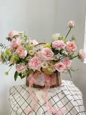 Giỏ hoa hồng khai trương tone hồng pastel