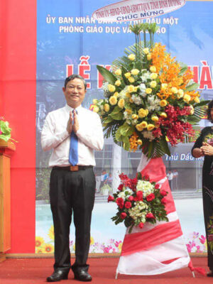 Hoa chuc mung khai giang nam hoc moi 2 Hoa chúc mừng khai giảng năm học mới