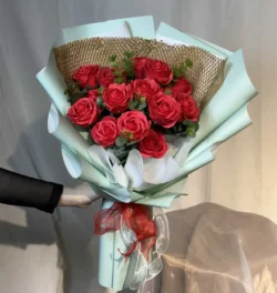 bó hoa sáp màu đỏ