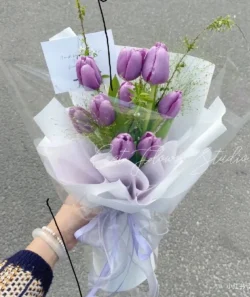 bó hoa tulip tím giá chỉ từ 450k tại 7f garden