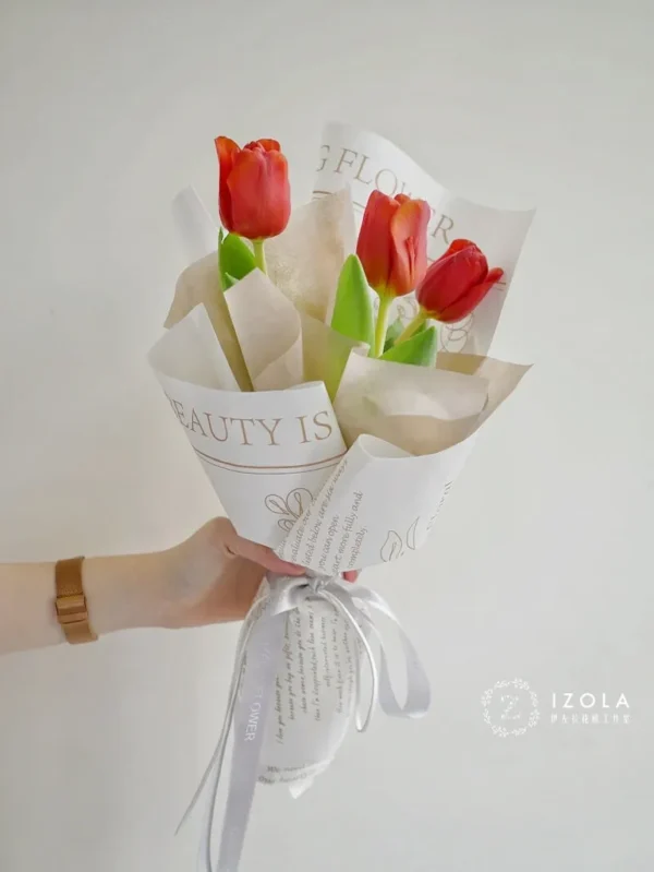 bó hoa tulip đỏ (1) bó hoa tulip đỏ 3 bông