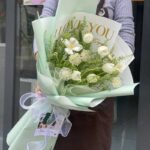 bó hoa tulip màu trắng