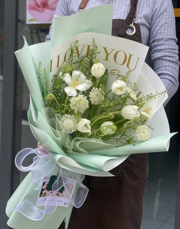 bó hoa tulip trắng 7 bông