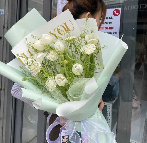 bó hoa tulip trắng