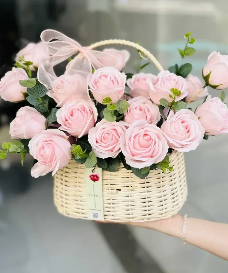 giỏ hoa sáp màu hồng - shop hoa 7F Garden