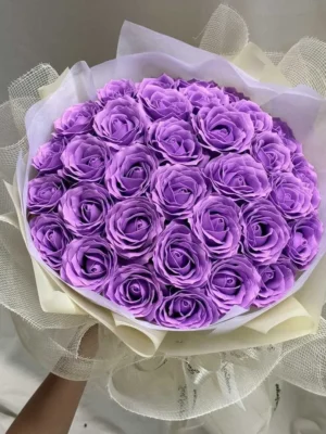 bó hoa sáp màu tím