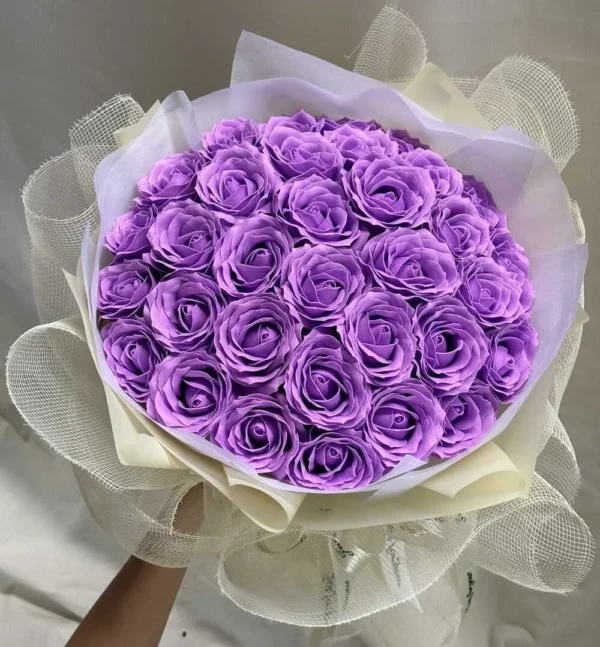 bó hoa sáp màu tím