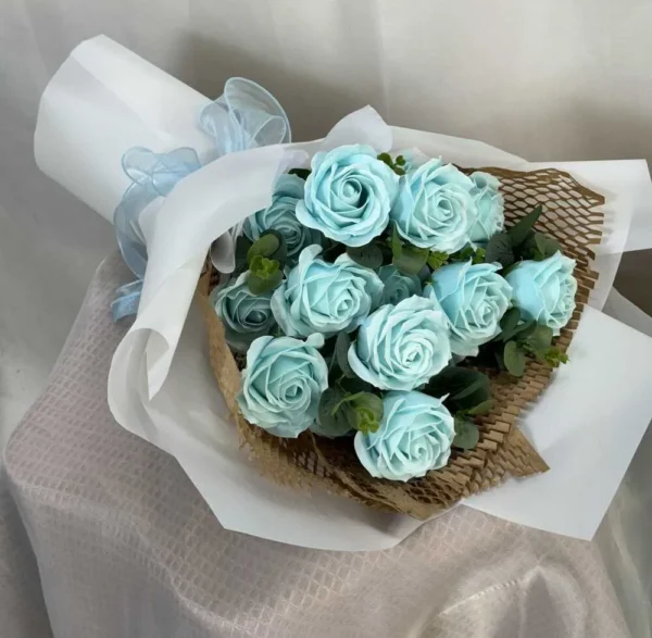 bó hoa sáp màu xanh tphcm