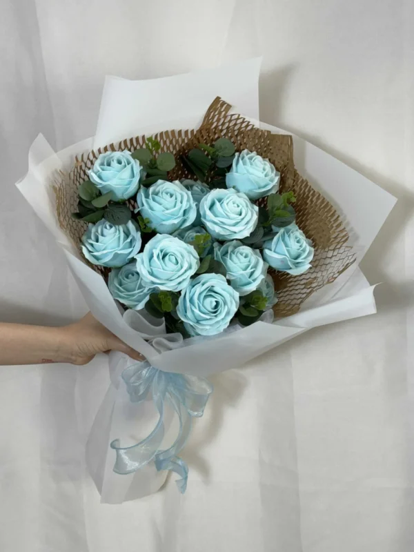 bó hoa sáp màu tone xanh