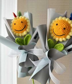 Bó Hoa hướng dương tốt nghiệp bằng len