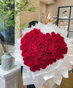 Đặt bó hoa hình trái tim - 7f garden