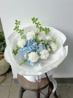 bó hoa hồng trắng