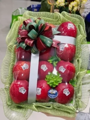 Giỏ trái cây 200k giá rẻ với táo