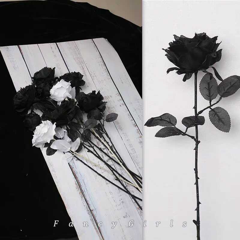Đặc điển của hoa hồng đen