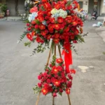 kệ hoa đồng tiền đỏ 2 tầng