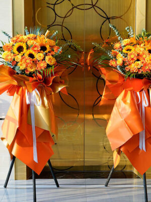 kệ hoa khai trương màu cam