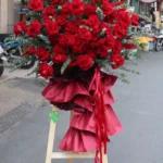 kệ hoa khai trương tone đỏ