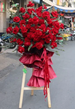 kệ hoa khai trương tone đỏ