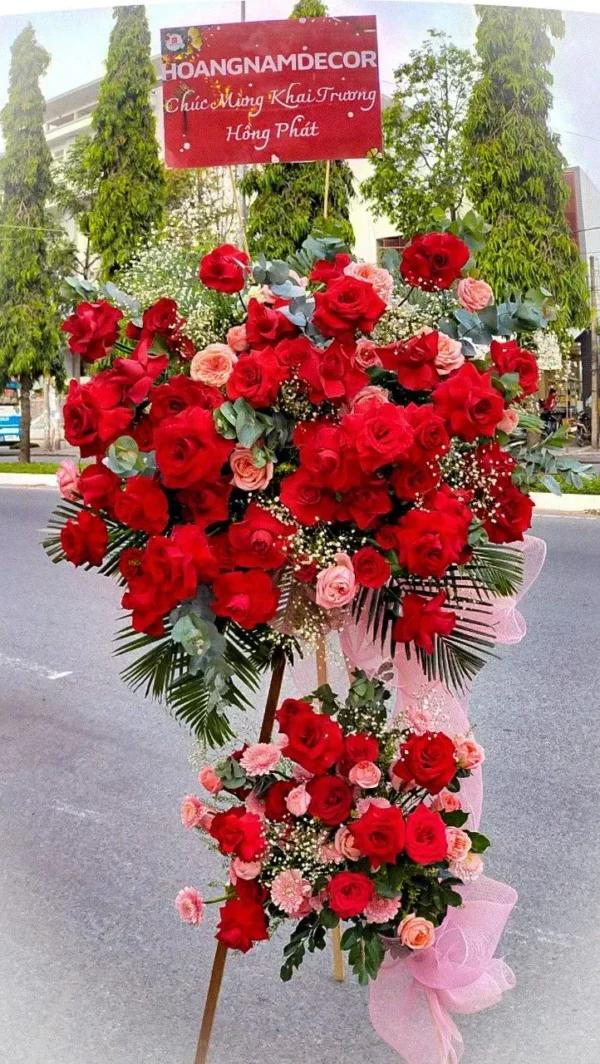 kệ hoa khai trương màu đỏ