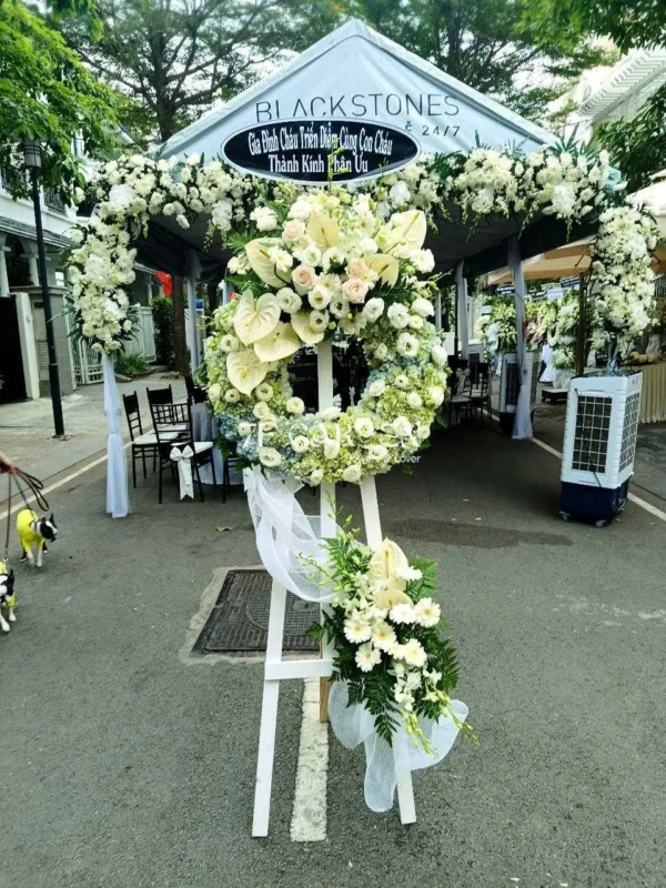vòng hoa đám tang cho người lớn tuổi