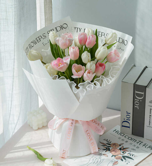 Bó hoa tulip trắng hồng (3) Mẫu Bó hoa tulip trắng hồng