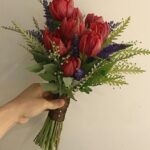 bó hoa cưới tulip đỏ