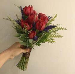 hoa cưới tulip đỏ