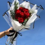 Bó hoa hồng chụp kỷ yếu