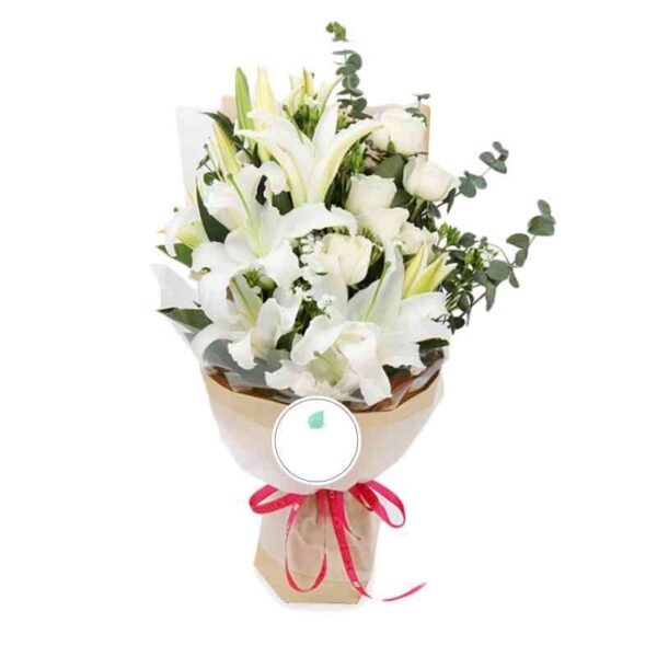 bó hoa loa kèn màu trắng đẹp