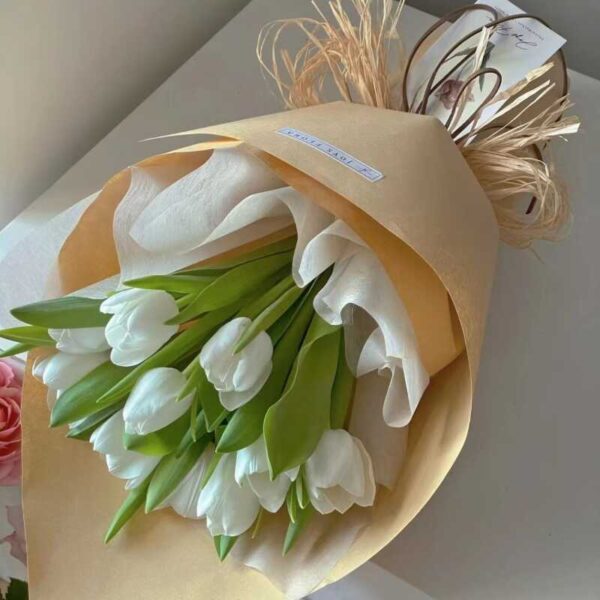 bó hoa tulip trắng 10 bông