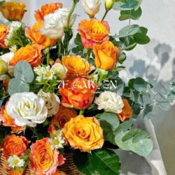 giỏ hoa hồng để bàn