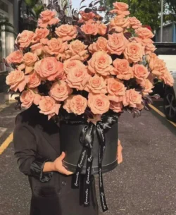 giỏ hoa hồng màu nâu