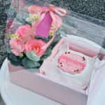 hoa và bánh sinh nhật