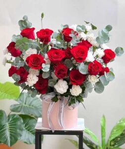 Lẵng hoa đỏ trắng