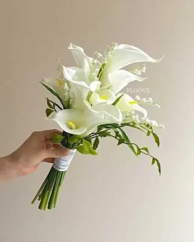 Hoa cưới hoa loa kèn